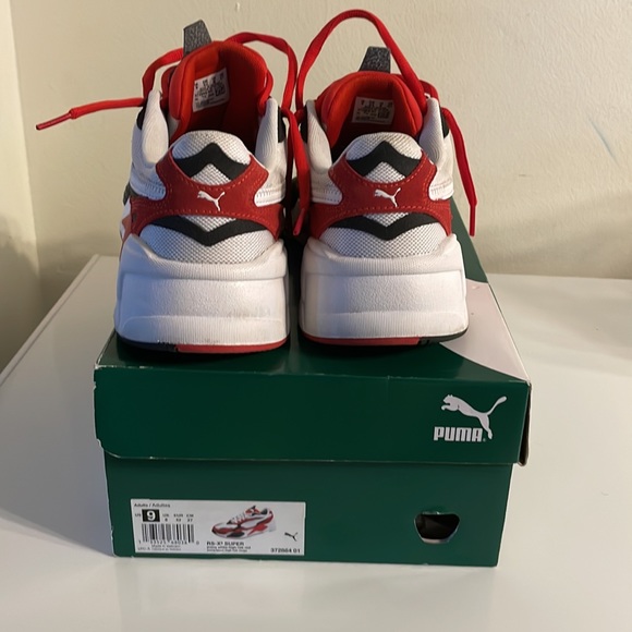 Mens Pumas - Picture 3 of 6